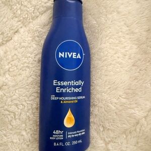 NIVEA Essentially Enriched Body Lotion - Blue